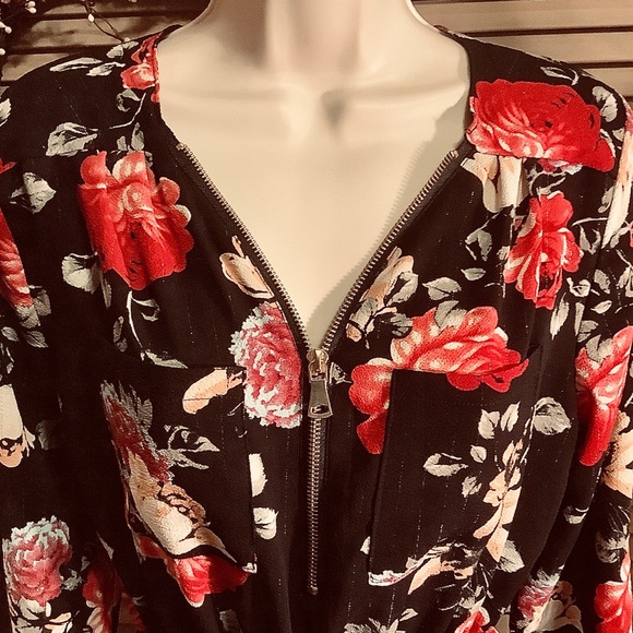 ☀️☀️J for Justify S - M Top hi lo black print zip front New - Picture 4 of 8